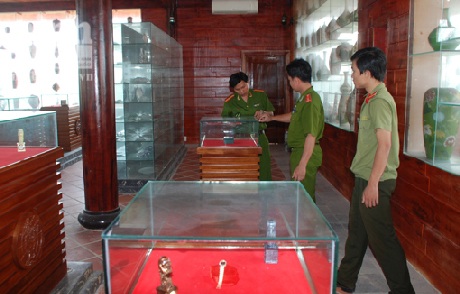 Điều tra vụ resort mất trộm 4 đồng hồ cổ, trị giá 6 tỉ đồng - 1 Khu trưng bày đồ cổ của resort Thiên Đàng