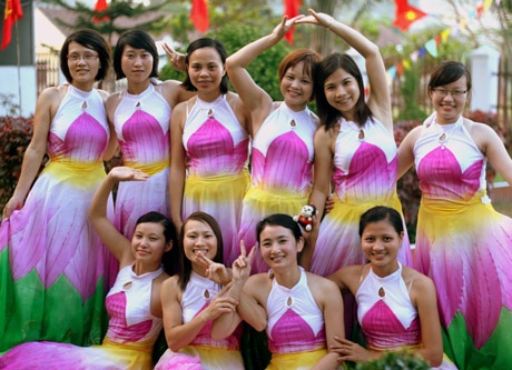 Từ nước Nga về thăm trường cũ - 6 Những cô giáo trẻ, tâm huyết, yêu trò…