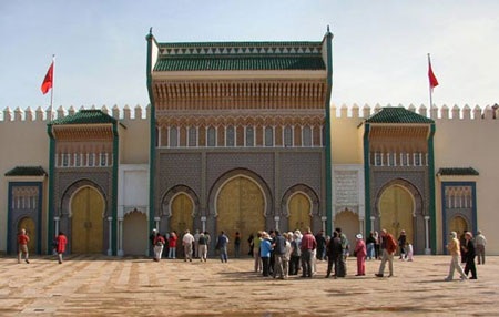 Ghé thăm trường đại học lâu đời nhất thế giới - 1 Trước khuôn viên trường đại học Al-Karaouine