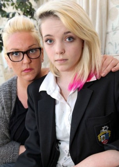 Nữ sinh 13 tuổi bị phạt “cách ly” vì nhuộm tóc nổi bật - 2 Bà Leah không phục quyết định phạt của nhà trường dành cho cô con gái