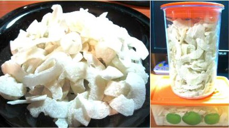 Ấn tượng của “Tây” về Tết “ta” - 1 Các cô giáo Nga thích “mê” món mứt dừa ngày Tết Việt - Ảnh: Nhân vật cung cấp