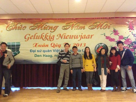 “Đón” Tết Việt muôn nơi cùng Dân trí - 13 Đón Tết tại ĐSQ Hà Lan -  Ảnh : Lê Quân