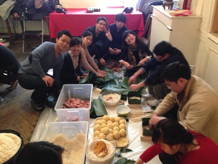 Bánh chưng đã sẵn sàng cho tiệc năm mới của “Làng Nho” - Ảnh: Hội sinh viên Việt