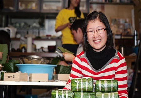 Nụ cười tươi rói trước thành quả làm việc (Ảnh:Trần Anh Quân – Đại học Kanazawa – Nhật Bản)