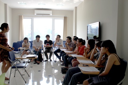 Bí quyết luyện thi IELTS để tăng điểm nhanh - 2 Lớp học khang trang tại Summit