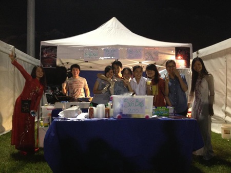 “Đón” Tết Việt muôn nơi cùng Dân trí - 12 … và tham gia hội chợ Xuân của người Việt - Ảnh: Quang Khoa