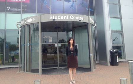 Học bổng hấp dẫn tại Đại học Northampton, Anh quốc - 1 Tham dự Hội thảo các bạn còn nhận được những phần quà do trường trao tặng.