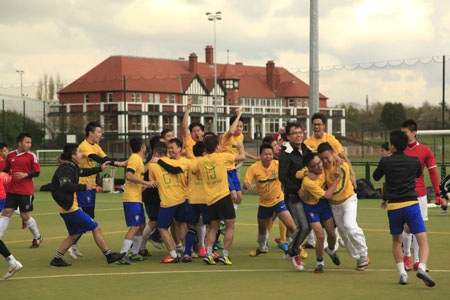 Giải đấu năm nay có 16 đội bóng