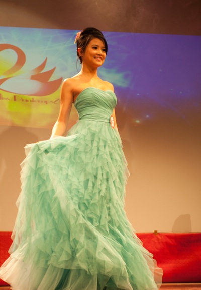 Quyến rũ trong bộ đầm dạ hội