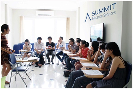 5 bí quyết bỏ túi để luyện thi TOEFL iBT đạt điểm cao - 2 Một giờ học tại Trung tâm tiếng Anh và Tư vấn du học Summit