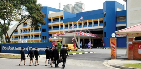 Nối kết với thế giới thật