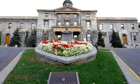 Du học Canada - Cánh cửa rộng mở - 2 UMC – Ngôi trường năng động và thân thiện tại Toronto.