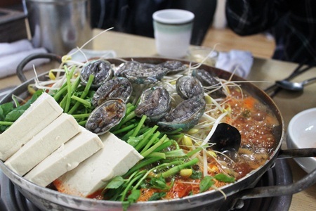 Món hải sản sống đặc trưng Jeju