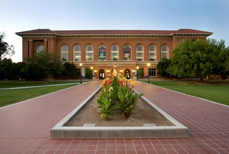 Khung cảnh trường Đại học