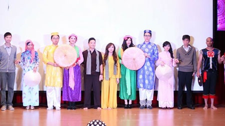 Các tiết mục văn nghệ đậm nét truyền thống Việt Nam