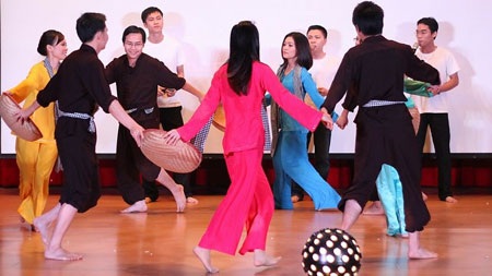 Tưng bừng ngày hội văn hóa Việt Nam tại xứ Đài - 2 Các tiết mục văn nghệ đậm nét truyền thống Việt Nam