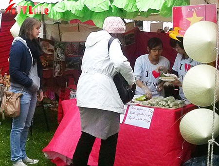 Rộn ràng lễ hội Mix'Cité với du học sinh Việt tại Lille - 5 Nghiêm Thị Hà Giang