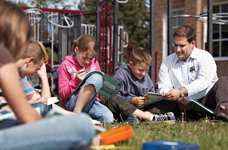 Vào phổ thông công lập Canada khó không? - 3 Học sinh học tập tại Calgary Board of Education