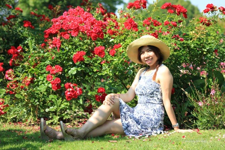 Khoảnh khắc ngọt ngào của đôi tình nhân người Pháp