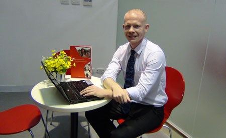 Ông Joshua James – Trưởng phòng Hướng nghiệp và Phát triển Sinh viên, British University Vietnam