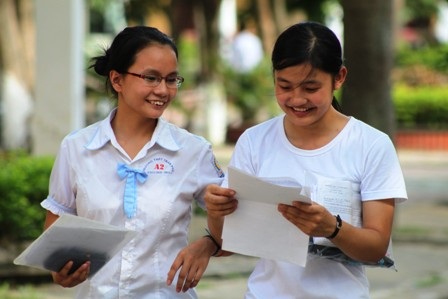 Nụ cười rạng rỡ của các thí sinh sau buổi thi chiều nay (ảnh: Doãn Hòa)