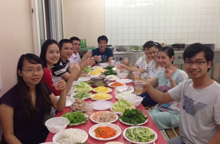 Du học cũng đẹp biết bao nhiêu! - 1 Những bữa tiệc nho nhỏ tràn đầy tình cảm anh em xa quê