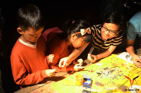 và những em bé lớn lên trên xứ người…