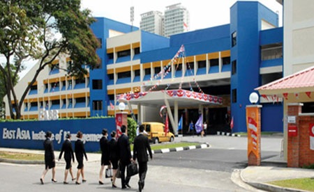 Chọn ngành học dễ xin việc và hưởng lương cao tại Singapore - 2 Khu học xá của EASB