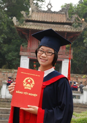 Thủ khoa đất võ 2013: “Là sinh viên, sống nhiệt thành bạn nhé!” - 3 Mai Ánh Điệp: “Đừng bỏ lỡ những hoạt động thời sinh viên, nếu không sẽ đáng tiếc lắm!”