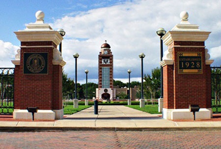 Hội thảo: Đại học Arkansas và cơ hội học bổng, việc làm tại Mỹ - 2 3/ UAFS – chất lượng