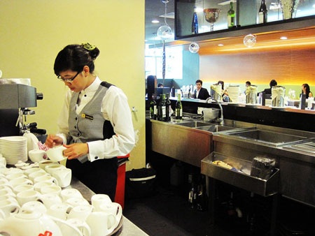 6. Nếu có lời khuyên có các bạn học sinh tại Việt Nam, bạn sẽ nói gì?