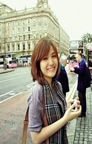 Du học Anh Quốc: Nhận học bổng khi học tại Queen’s Belfast - 3 Hồ Vũ Phương Uyên – sinh viên khoa Tài chính, QUB