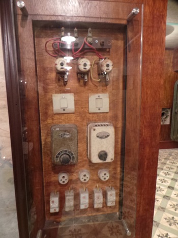 Các hệ thống ổ điện của hầm