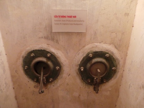Cửa tự động thoát hơi