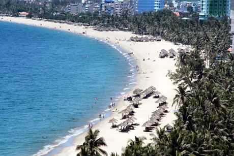 4 điểm đến tuyệt vời để tắm biển... mùa Đông - 1 Nha Trang là một trong những địa điểm thu hút khách vào mùa đông. (ảnh Internet)