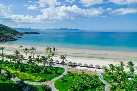 4 điểm đến tuyệt vời để tắm biển... mùa Đông - 4 Vũng Tàu – Top 10 vịnh biển đẹp nhất Việt
