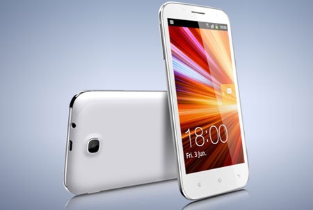 Thị trường smartphone phân khúc giá rẻ thêm nhiều lựa chọn hấp dẫn - 2 Haier Zio S4 với đường nét thời trang và camera 8MP rất thích hợp với những cô nàng hiện đại.