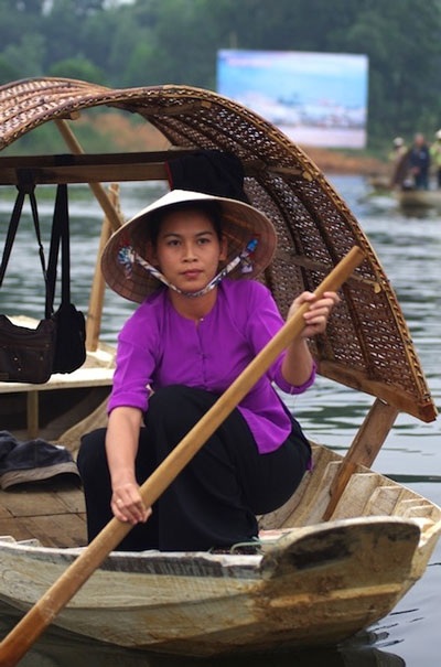 Những cô gái Cần Thơ ra Hà Nội chèo đò