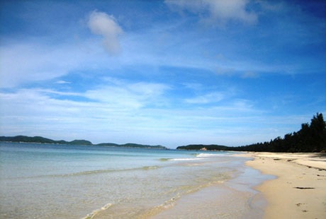 Biển đảo Cô Tô – Nét hoang sơ đầy mơ mộng - 4 Những bãi cát trắng trải dài đầy mơ mộng. (ảnh internet)