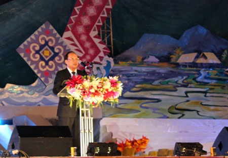 Khai mạc Ngày hội văn hoá, thể thao và du lịch các dân tộc vùng Tây Bắc lần thứ XII - 1 Đồng chí Hoàng Tuấn Anh, UVTƯ Đảng, Bộ trưởng Bộ VH, TT&DL phát biểu khai mạc Ngày hội