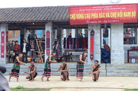 Tái hiện một không gian văn hóa đặc sắc chợ phiên vùng cao Tây Bắc