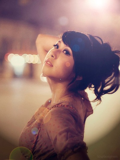 Dương Thị Tuyết Mai: Á khôi Hoa hậu ảnh tại Đức