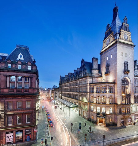 Náo nhiệt nơi Ga Trung tâm Glasgow ở London (Neale Smith)