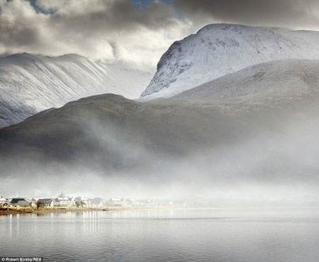 Vẻ đẹp tranh vẽ hai bên bờ sông Loch Linnhe, Scotland (Robert Birkby)