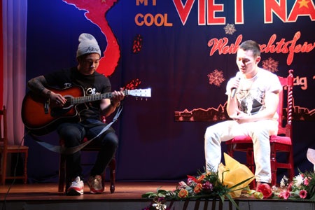 “My Cool Việt Nam” - Ấm áp Giáng sinh sớm - 8 Những chàng trai gốc Việt đang phiêu với ca khúc accoustic tiếng Anh