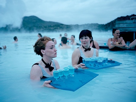 Thành phố Thượng Hải, Trung Quốc rực rỡ sắc màu khi đêm buông xuống