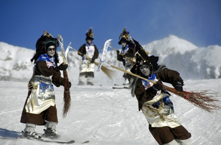 Những lễ hội mùa đông 2014 đang chờ đón du khách - 6 7. Lễ hội Yukon Sourdough Rendezvous, Whitehorse, Canada