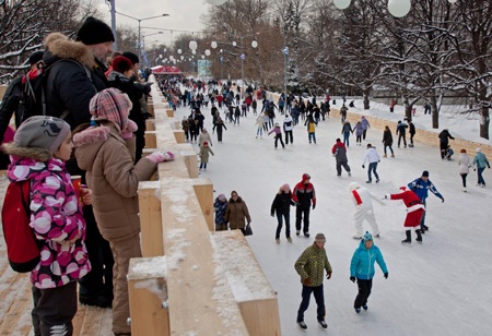 Facebook công bố những địa điểm "check in" nhiều nhất năm 2013 - 2 Trượt băng tại công viên Gorky Park, Nga