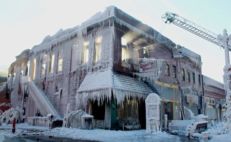 Băng giá xuất hiện khắp nơi. Ảnh: Internet.