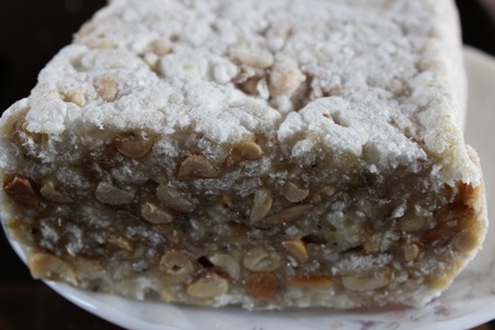 Bánh lòng chỉ có trên bàn thờ gia tiên trong dịp tết đón đón xuân